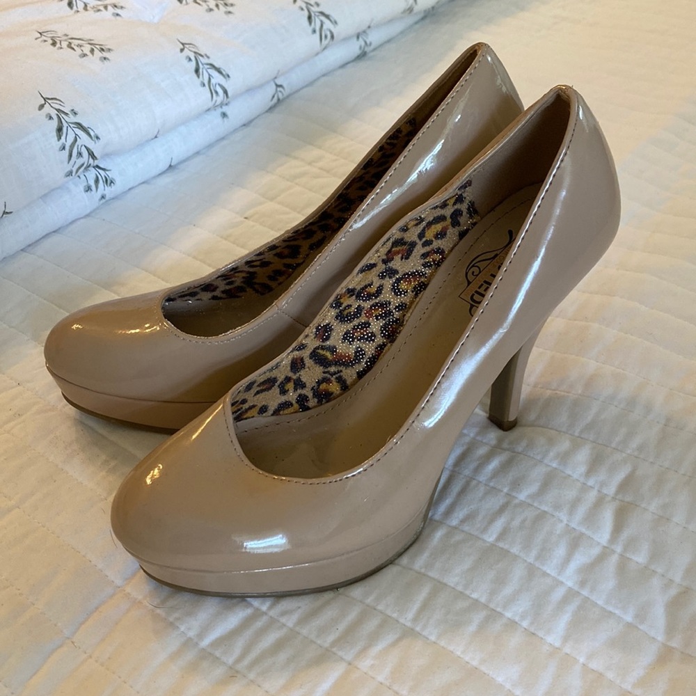 Unlisted | Tan Heel